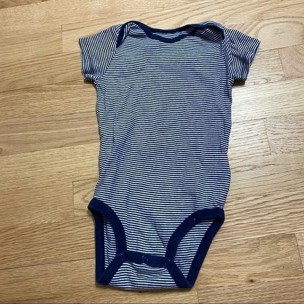 18 mos Shirt Top Bundle Disney Nike Carter’s Bodysuit Baseball Onesie - Picture 2 of 8